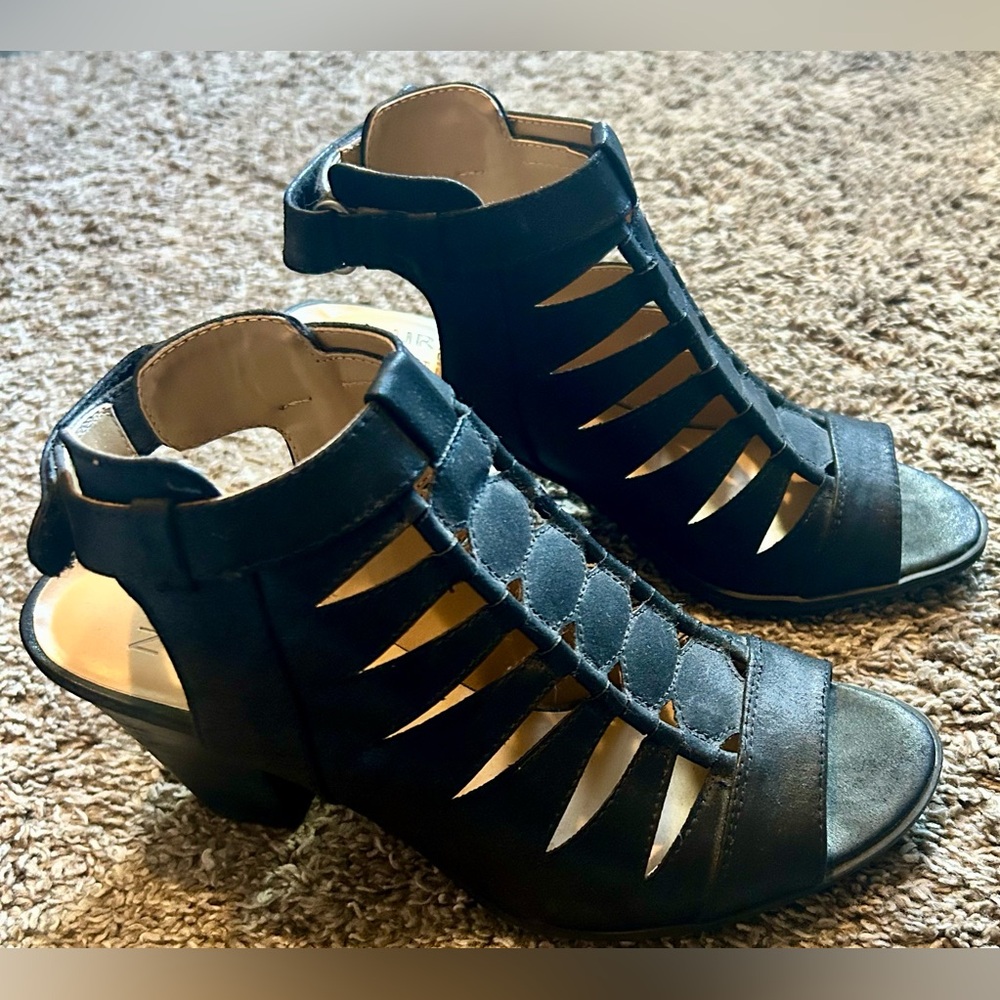 Elegant Black Women's Heeled Sandals Size 7.5